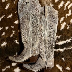 Elegant Leather Cowboy Boots
